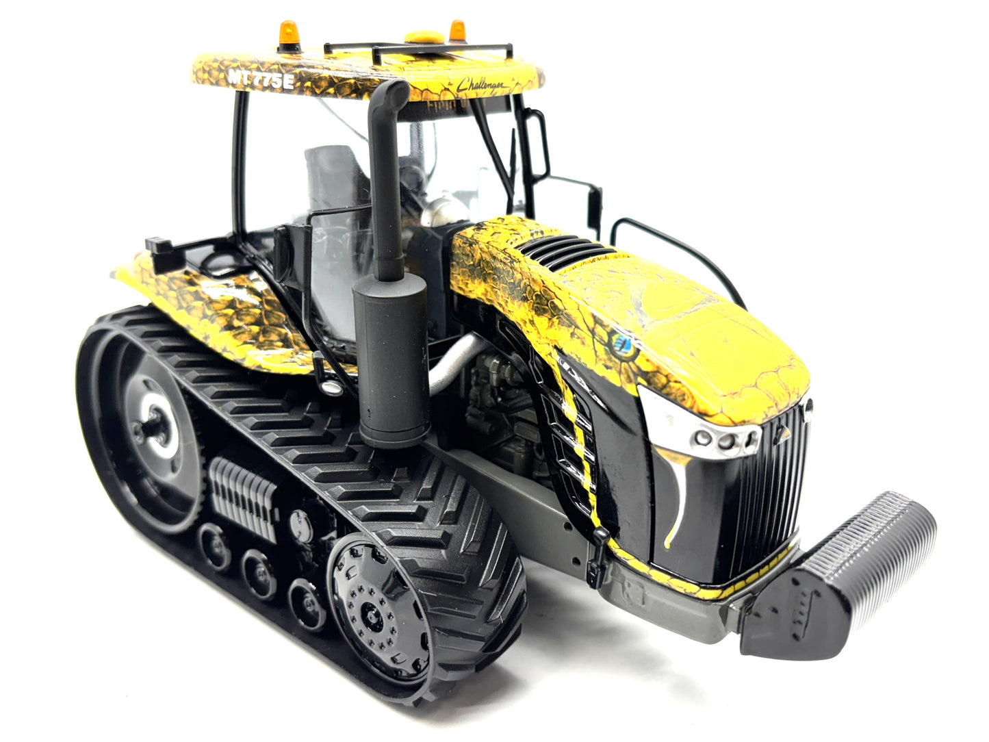 1/32 Challenger MT775E Field Viper