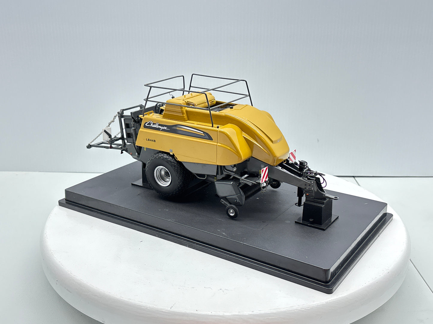 1/32 Challenger LB448