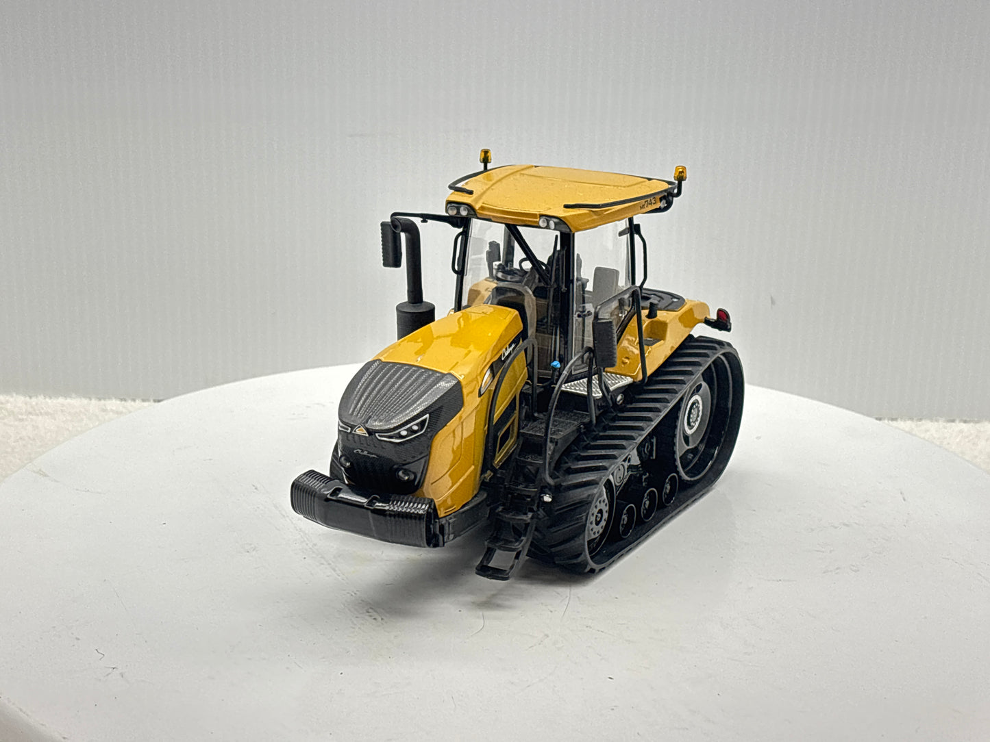 1/32 Challenger MT743