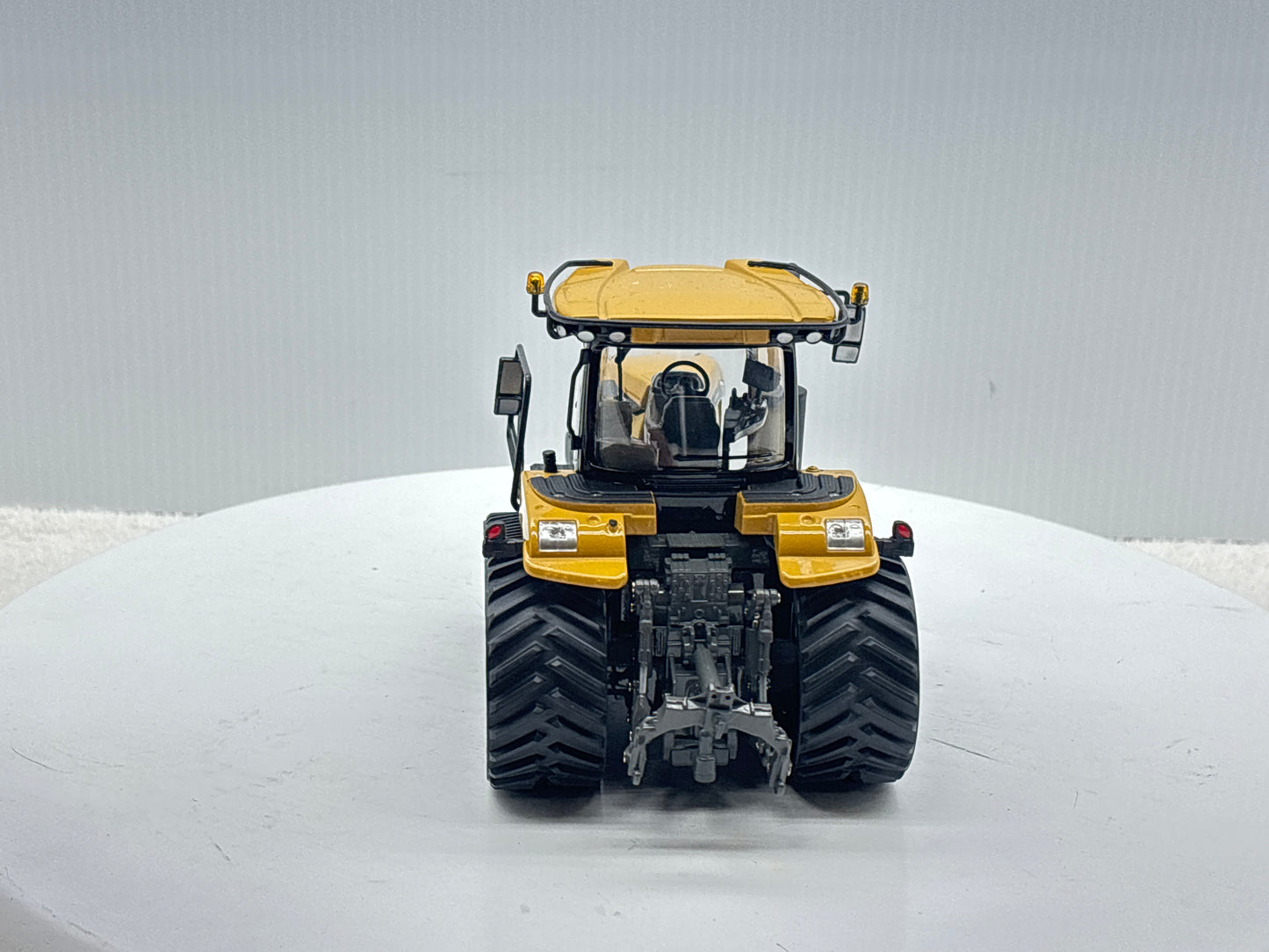 1/32 Challenger MT743