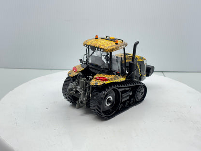 1/32 Challenger MT775E Field Viper