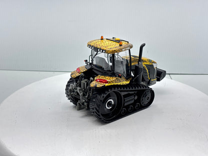 1/32 Challenger MT775E Field Viper