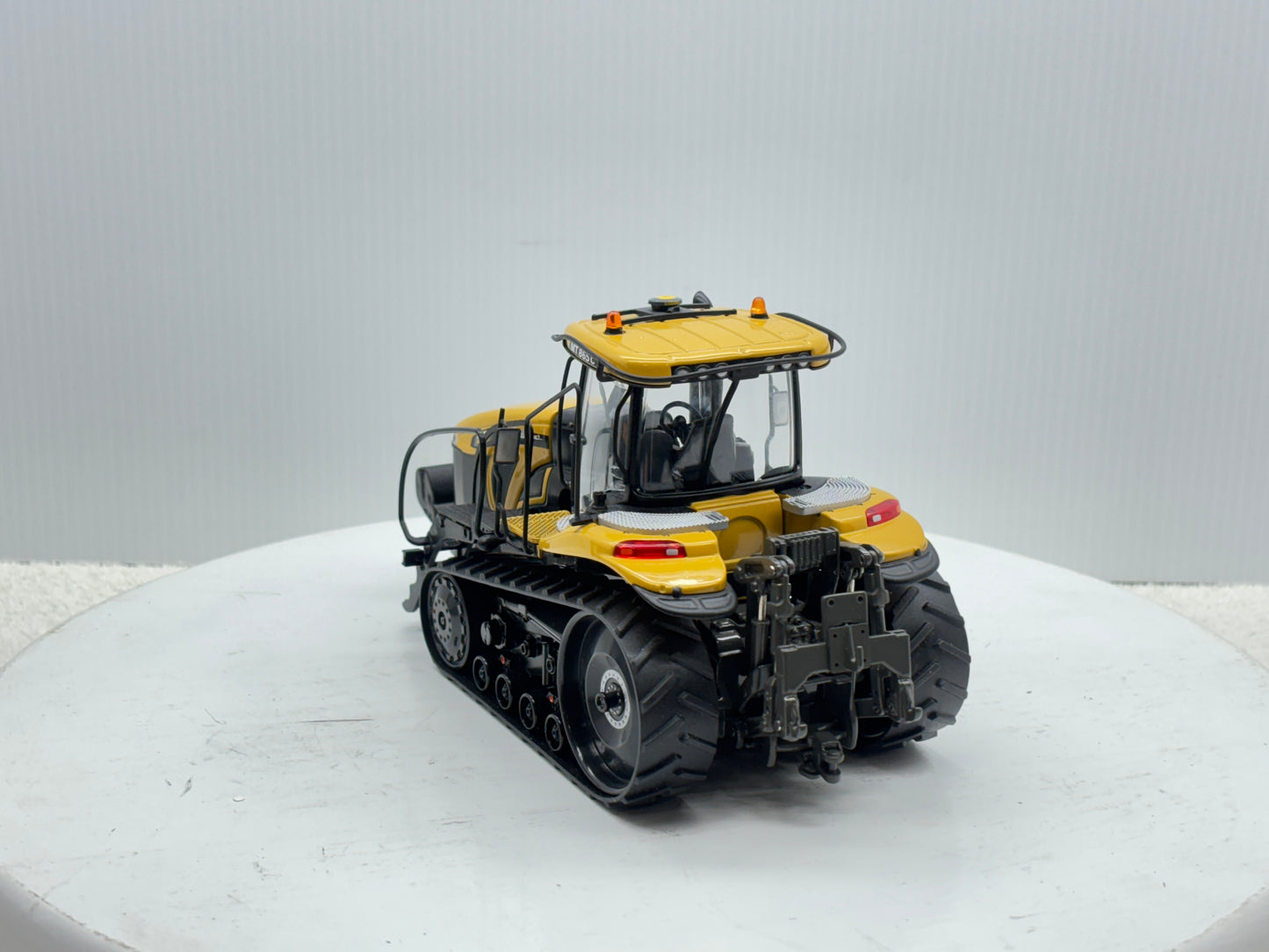 1/32 Challenger MT865C
