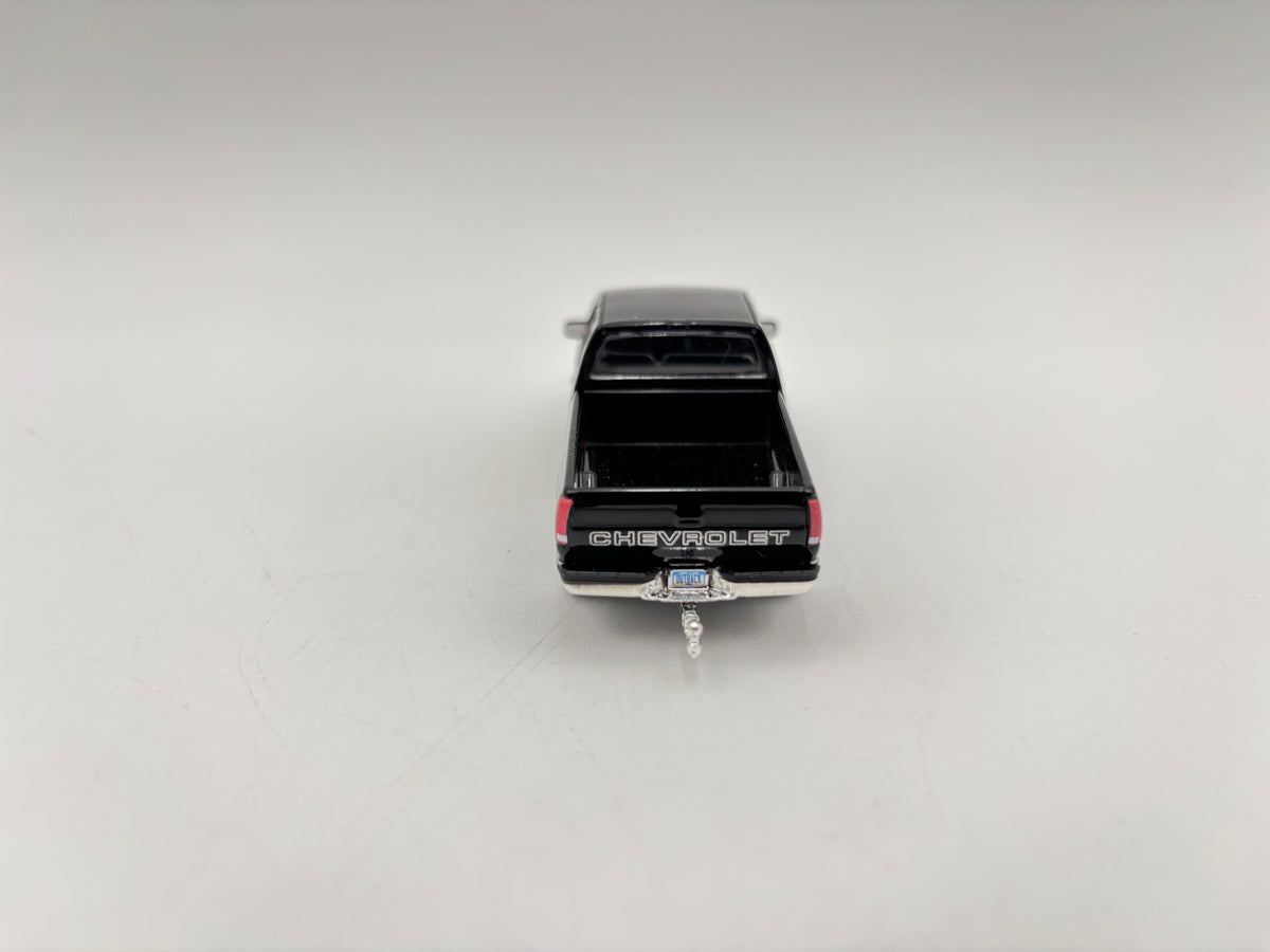 1/64 Chevrolet 1500 Extended Cab (Black)