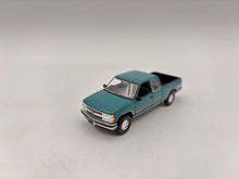 1/64 Chevrolet Silverado Extended Cab (Emerald Green)