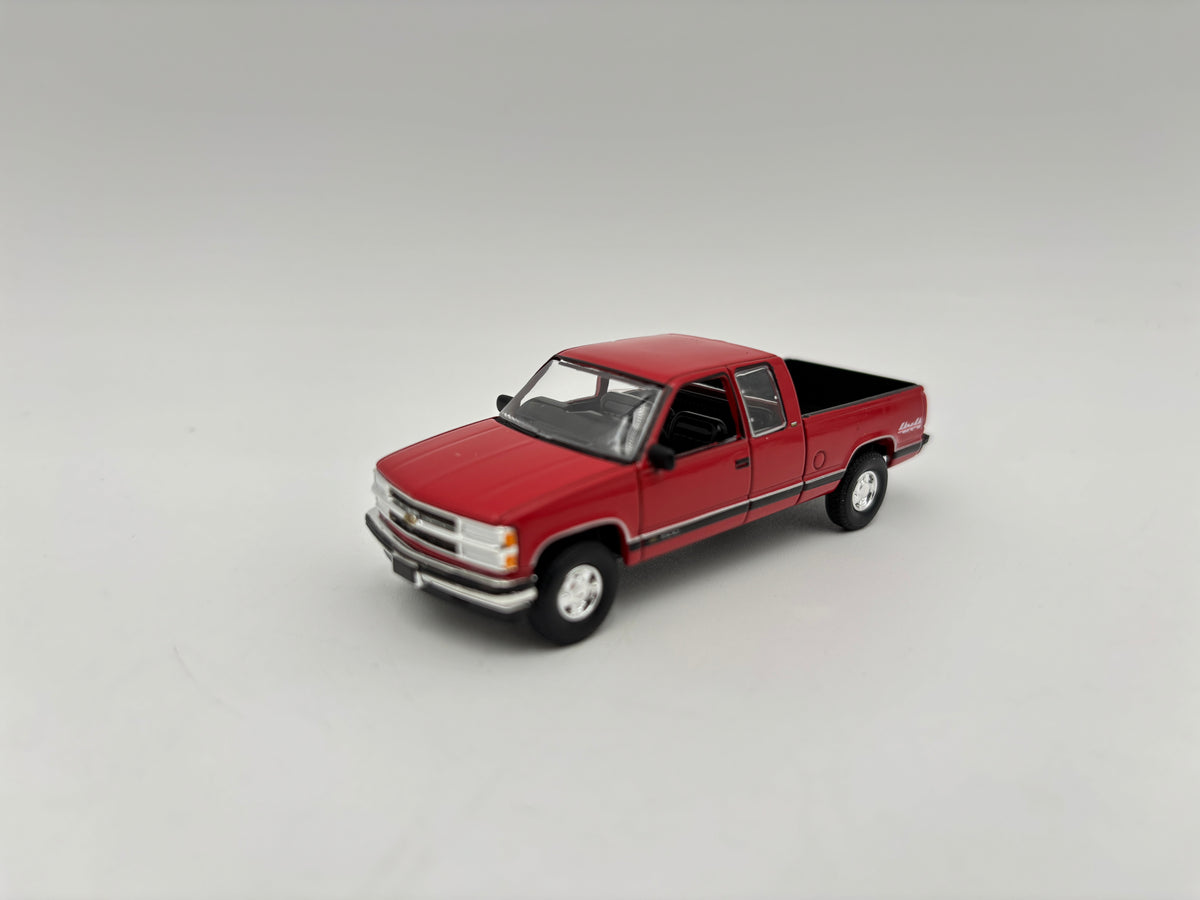 1/64 Chevrolet 1500 Extended Cab (Red)