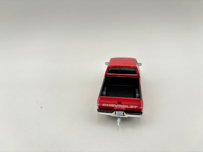 1/64 Chevrolet 1500 Extended Cab (Red)