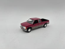 1/64 Chevrolet 1500 Extended Cab (Red/tan)