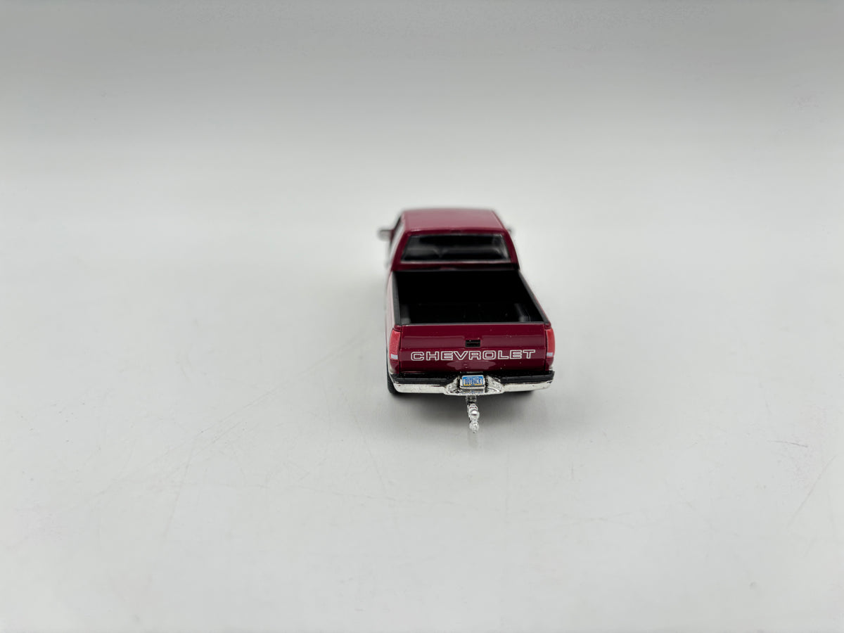 1/64 Chevrolet 1500 Extended Cab (Red/tan)