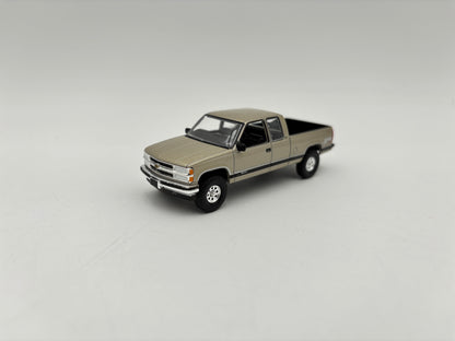 1/64 Chevrolet 1500 Extended Can (Tan)