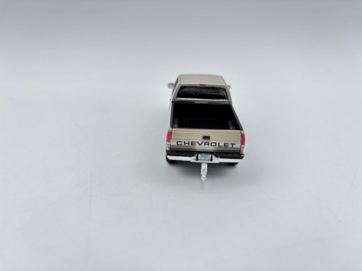 1/64 Chevrolet 1500 Extended Can (Tan)