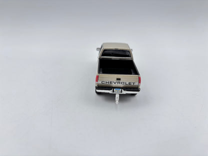 1/64 Chevrolet 1500 Extended Can (Tan)