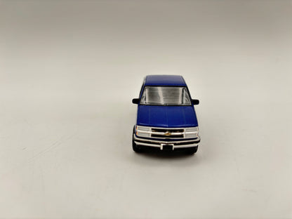 1/64 Chevrolet Silverado 1500 Z71 Extended Cab (Blue)