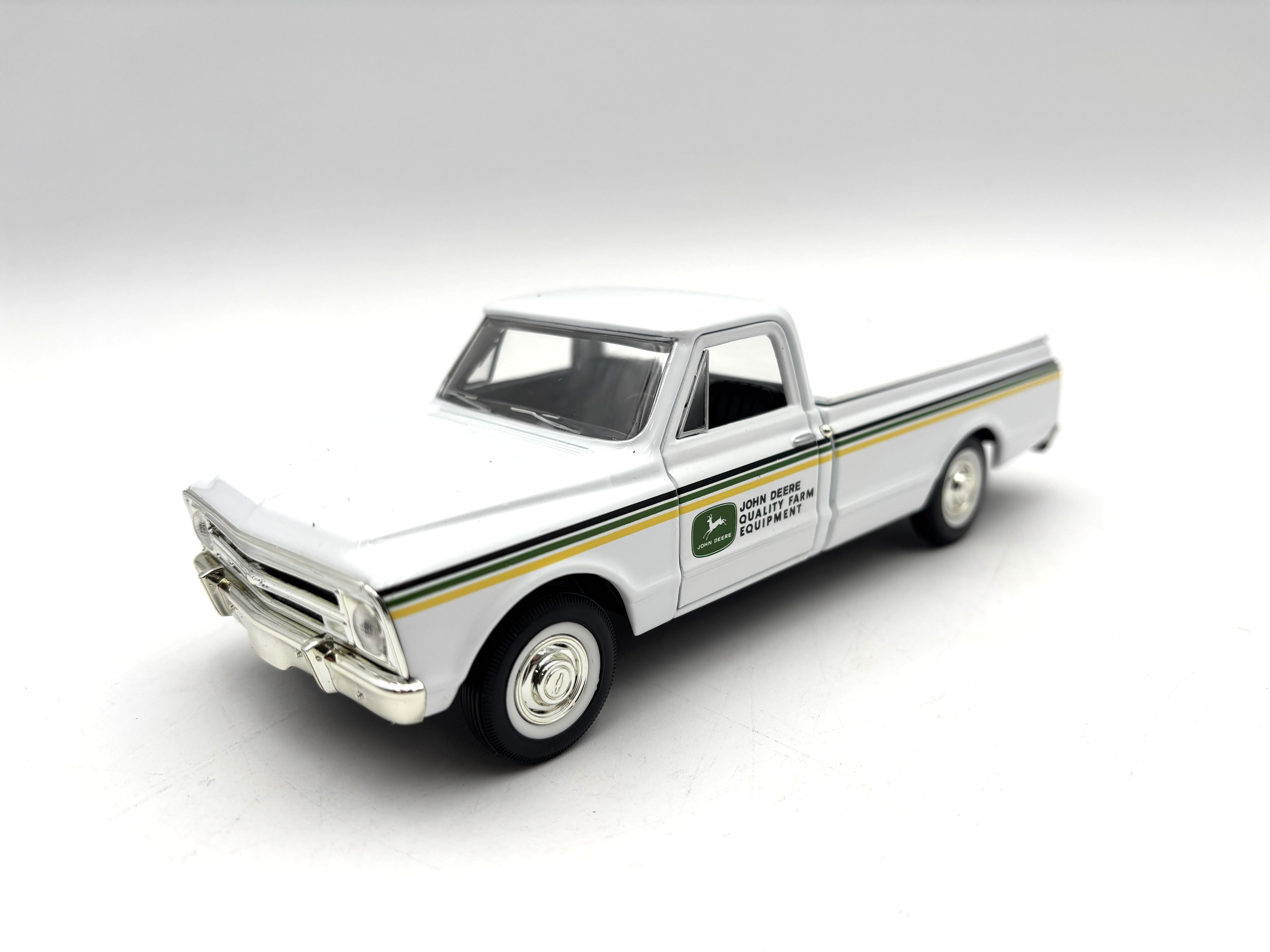 1/25 Chevrolet 1967 C10 John Deere