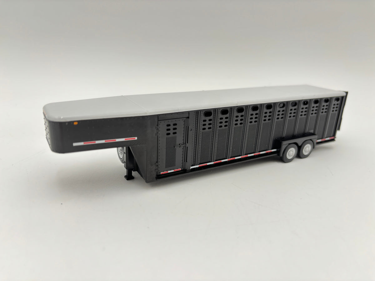 1/64 Chevrolet 3500 Dually w/Livestock trailer (BlacK)