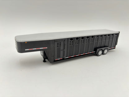 1/64 Chevrolet 3500 Dually w/Livestock trailer (BlacK)