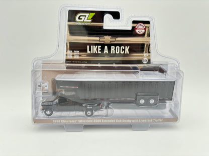 1/64 Chevrolet 3500 Dually w/Livestock trailer (BlacK)