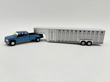1/64 Chevrolet 3500 Dually w/Livestock Trailer (Metallic Blue)