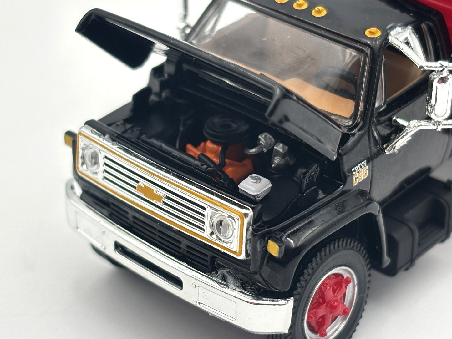 1/64 Chevrolet C65 Tandem Axle