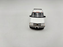 1/64 Chevrolet Silverado 3500 Extended Cab Dually (White)