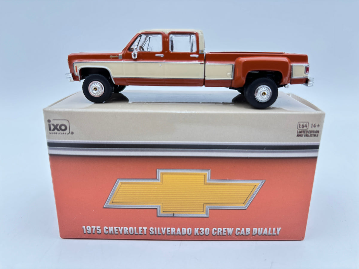 1/64 Chevrolet Silverado Dually 1975 (Brown/Tan)
