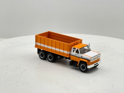 1/64 Chevrolet C65 Tandem Orange