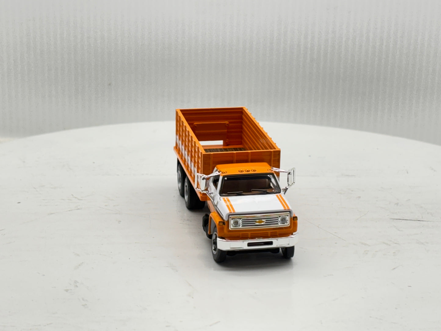 1/64 Chevrolet C65 Tandem Orange