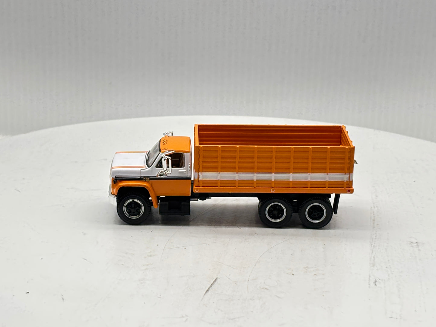 1/64 Chevrolet C65 Tandem Orange