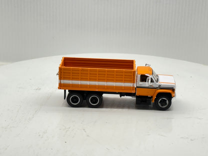 1/64 Chevrolet C65 Tandem Orange