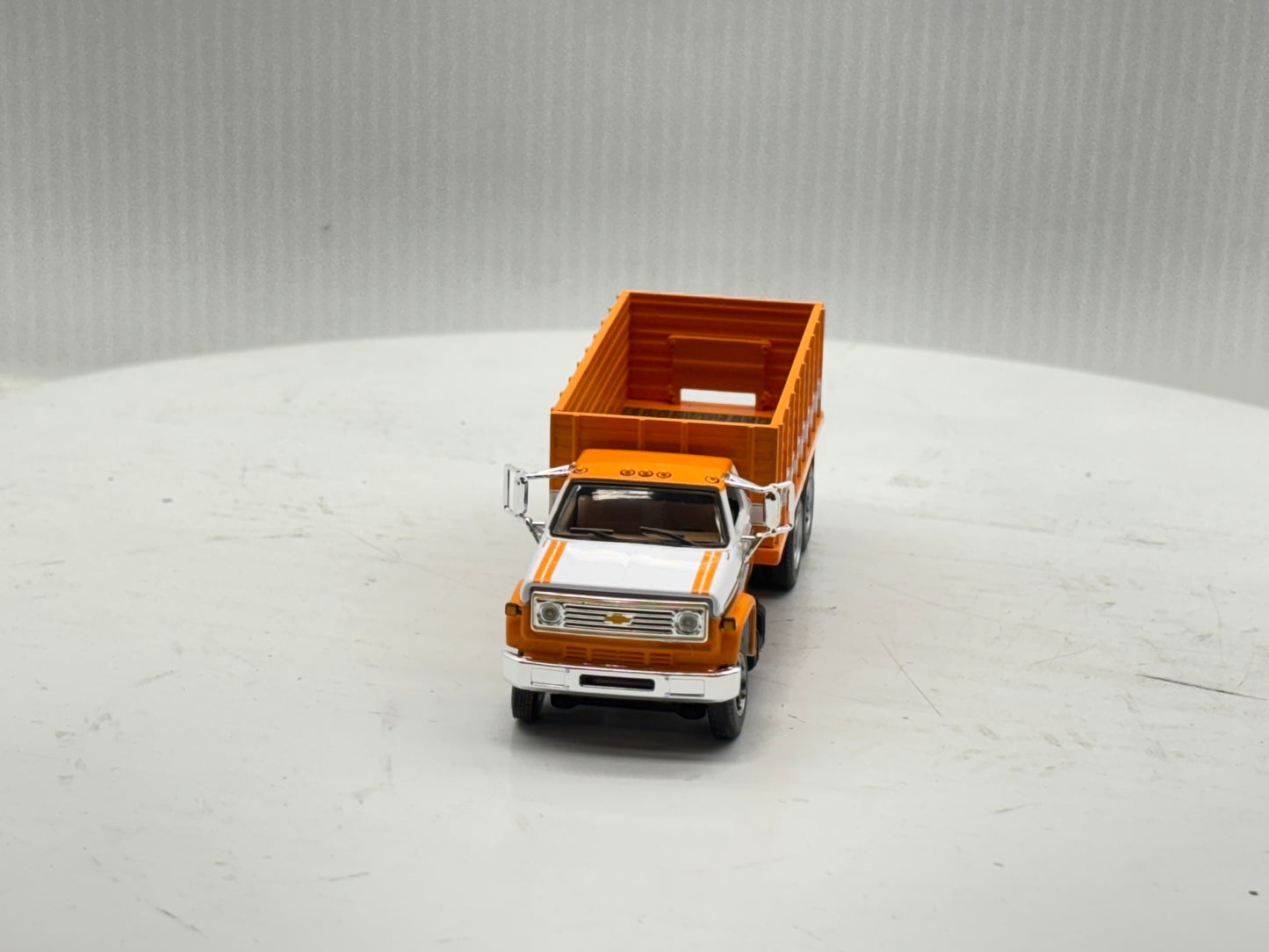 1/64 Chevrolet C65 Tandem Orange