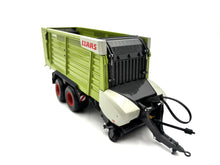 1/32  Claas 8400 Cargos