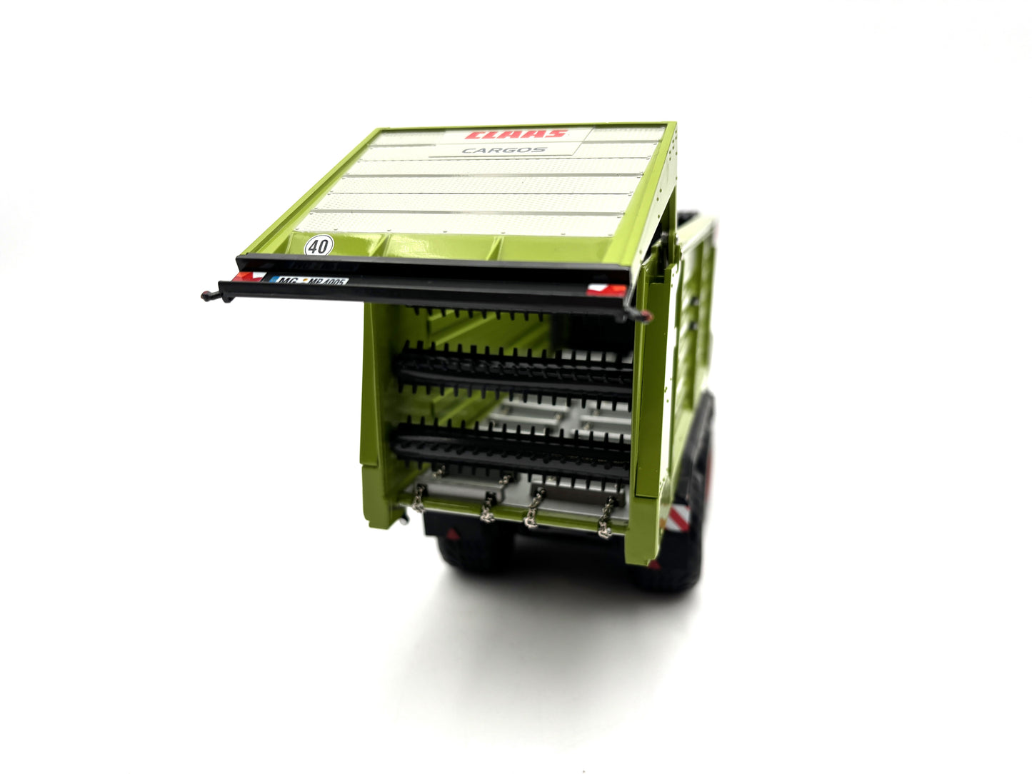 1/32  Claas 8400 Cargos