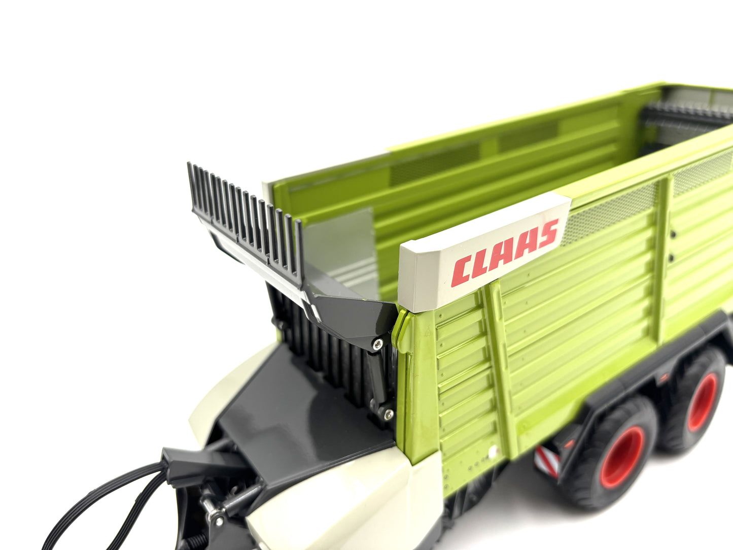 1/32  Claas 8400 Cargos