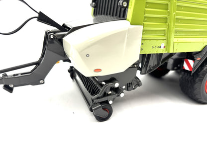 1/32 Claas 8500 Cargos