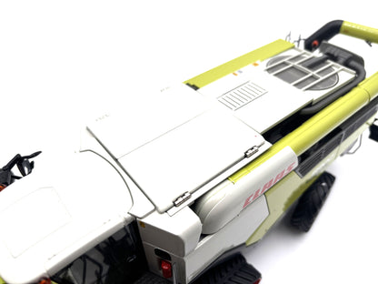 1/32 Claas 8900 TT