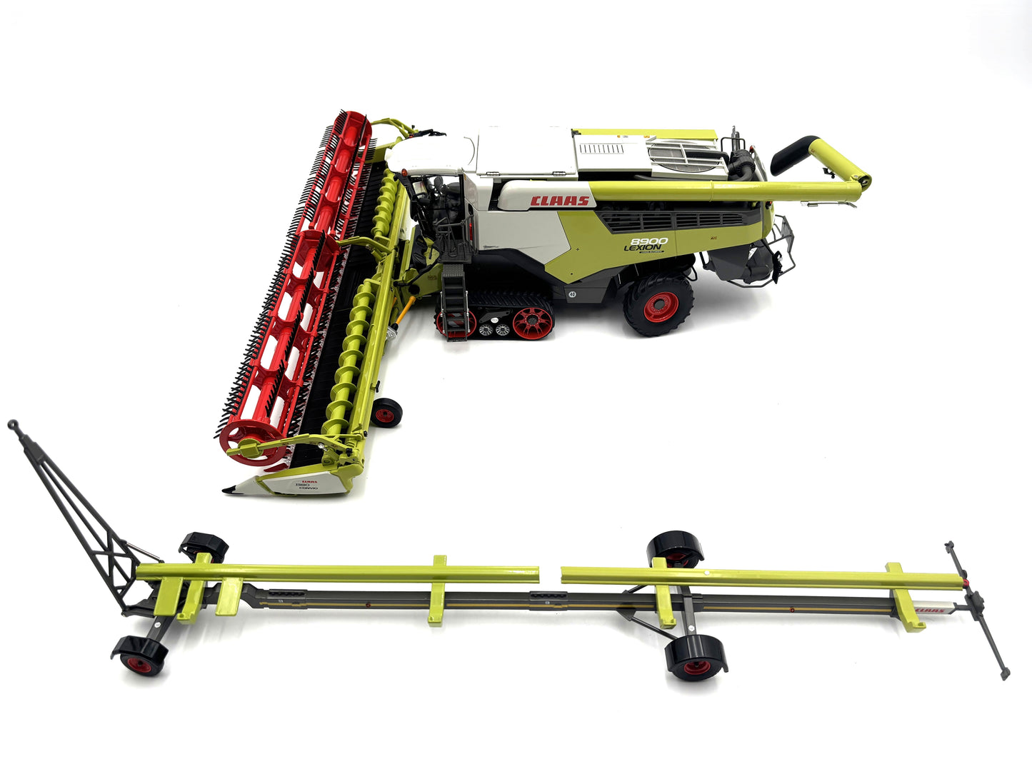 1/32 Claas 8900 TT