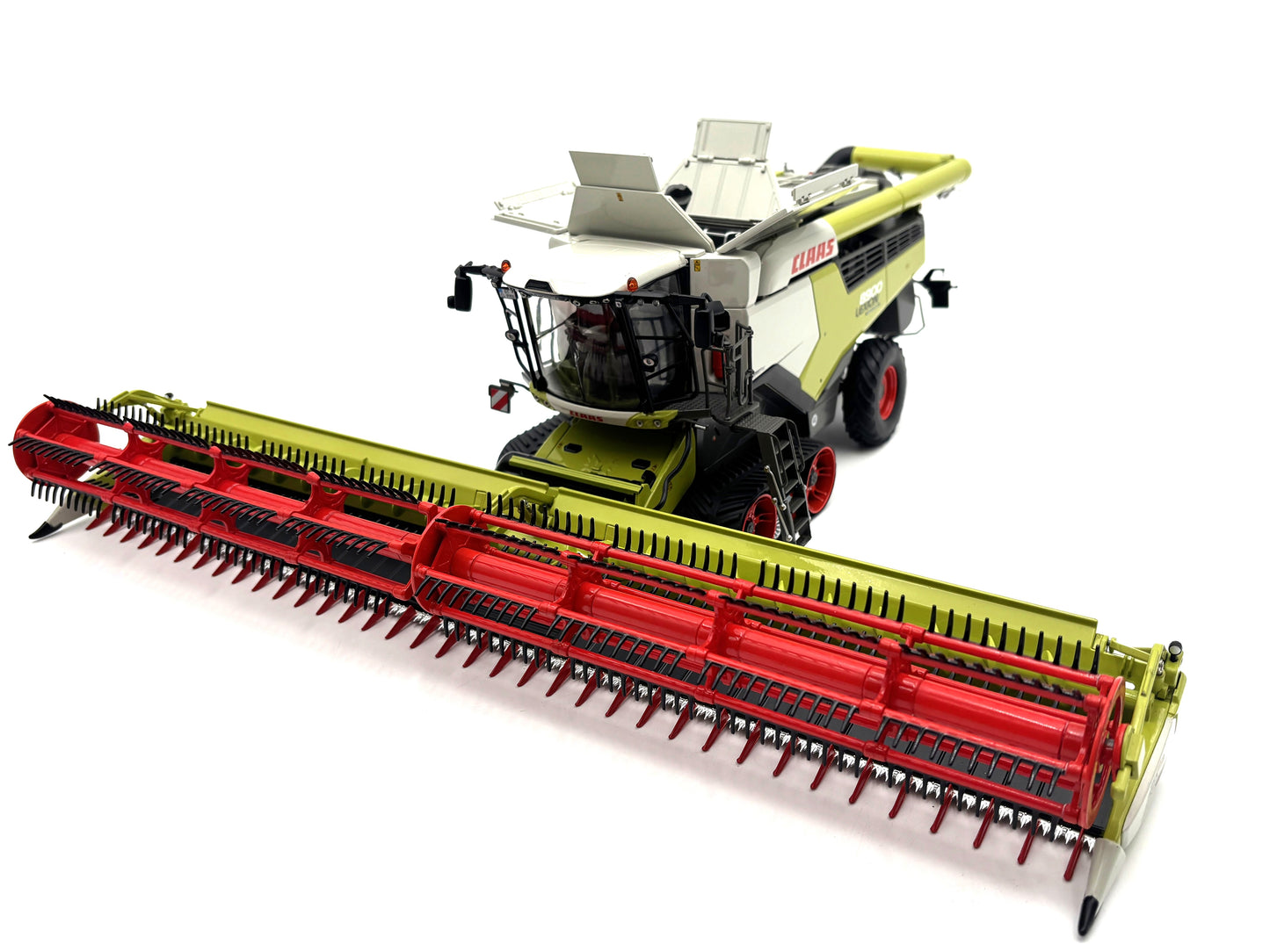 1/32 Claas 8900 TT