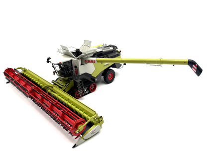 1/32 Claas 8900 TT