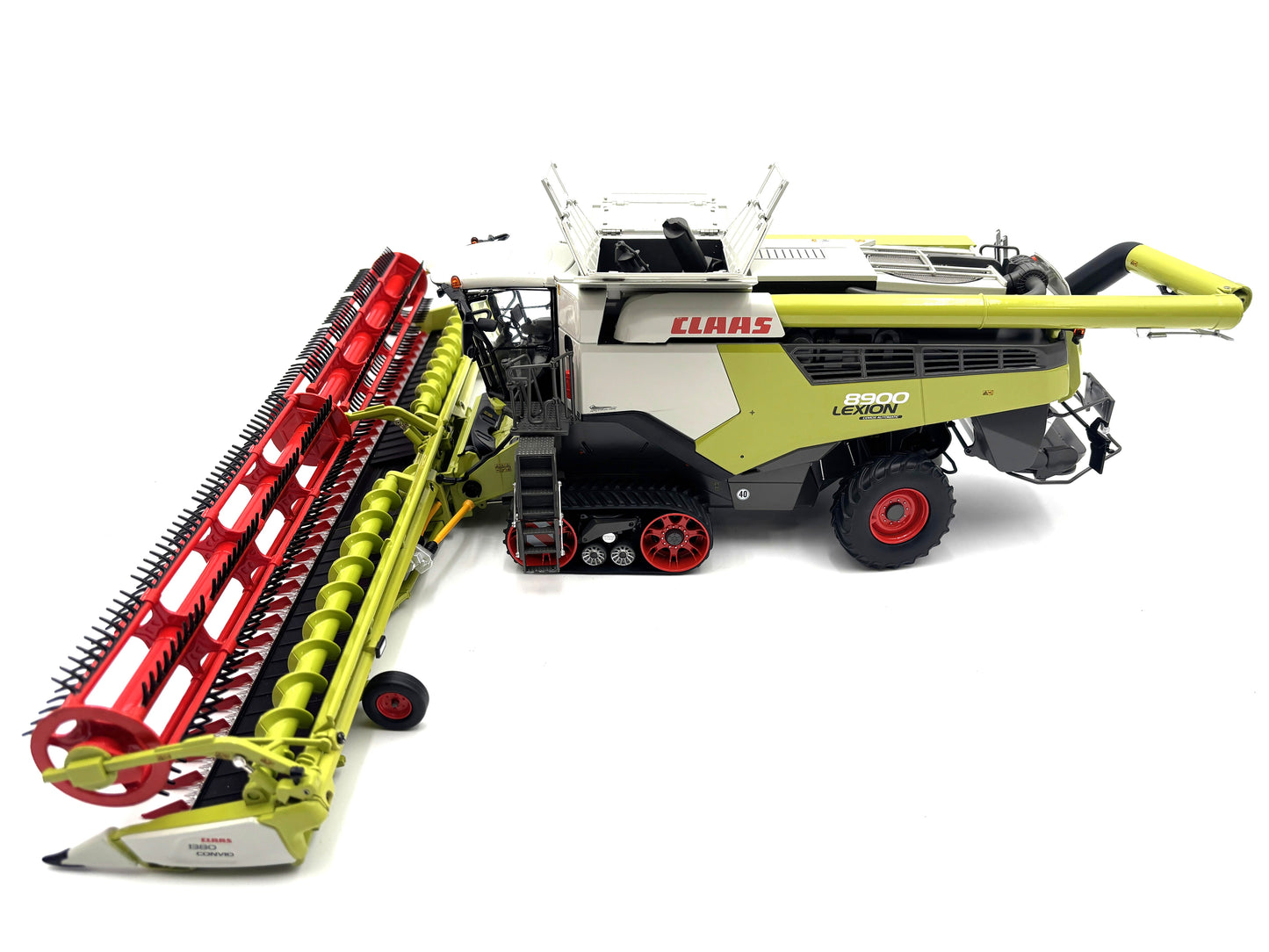 1/32 Claas 8900 TT