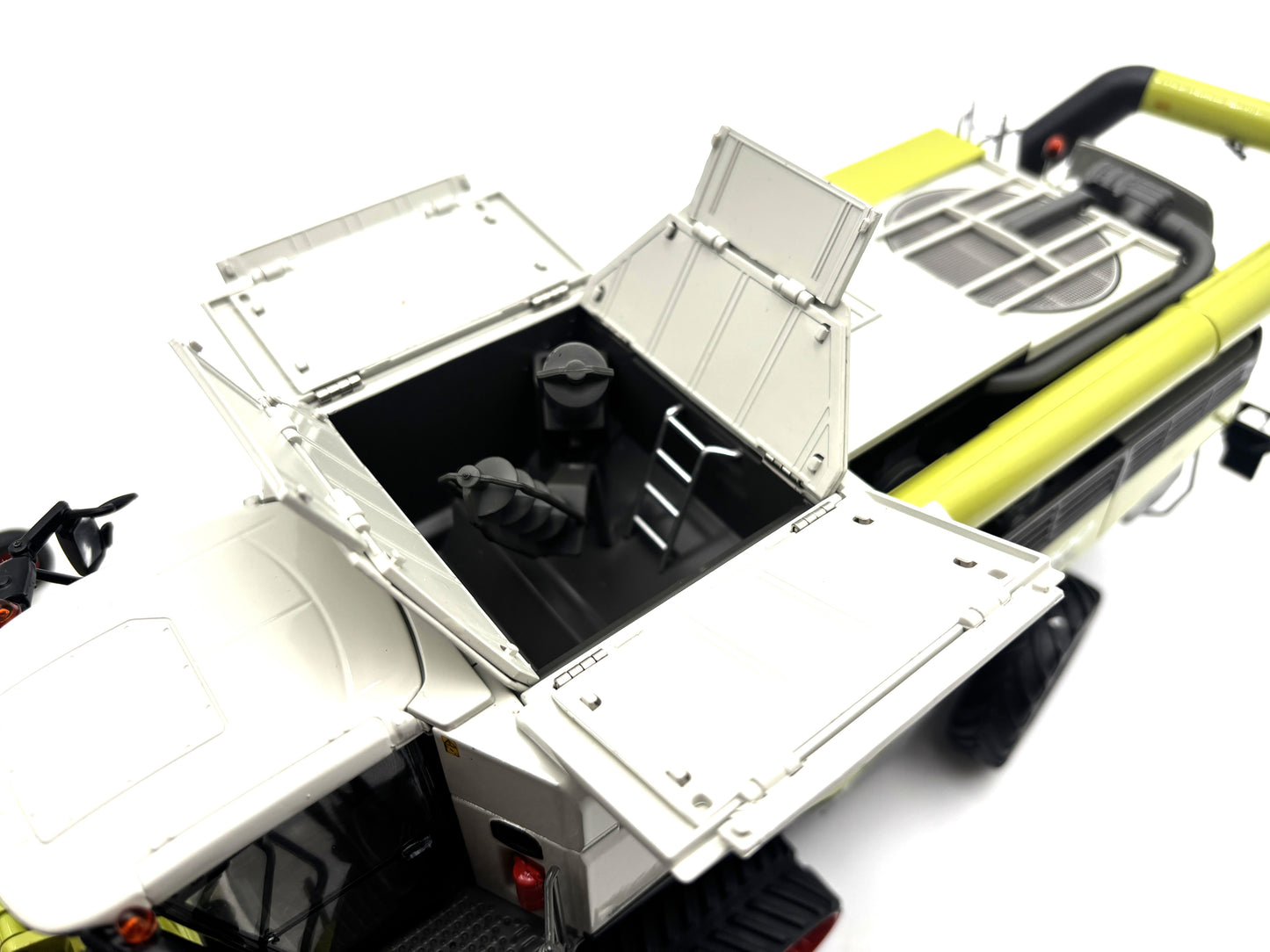 1/32 Claas 8900 TT