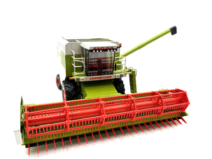 1/32 Claas Commandor 228 CS