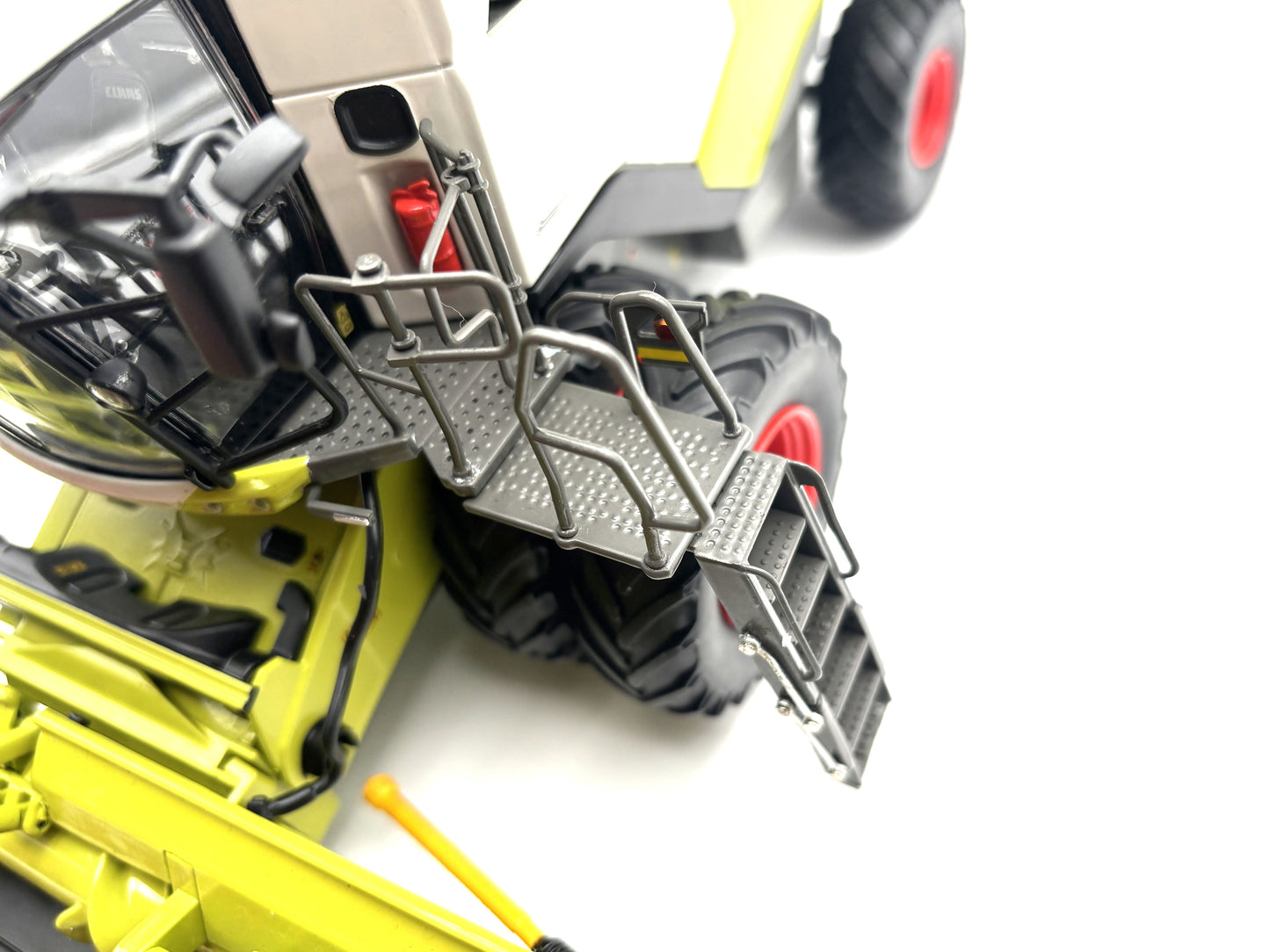 1/32 Claas Lexion 8600 Duals