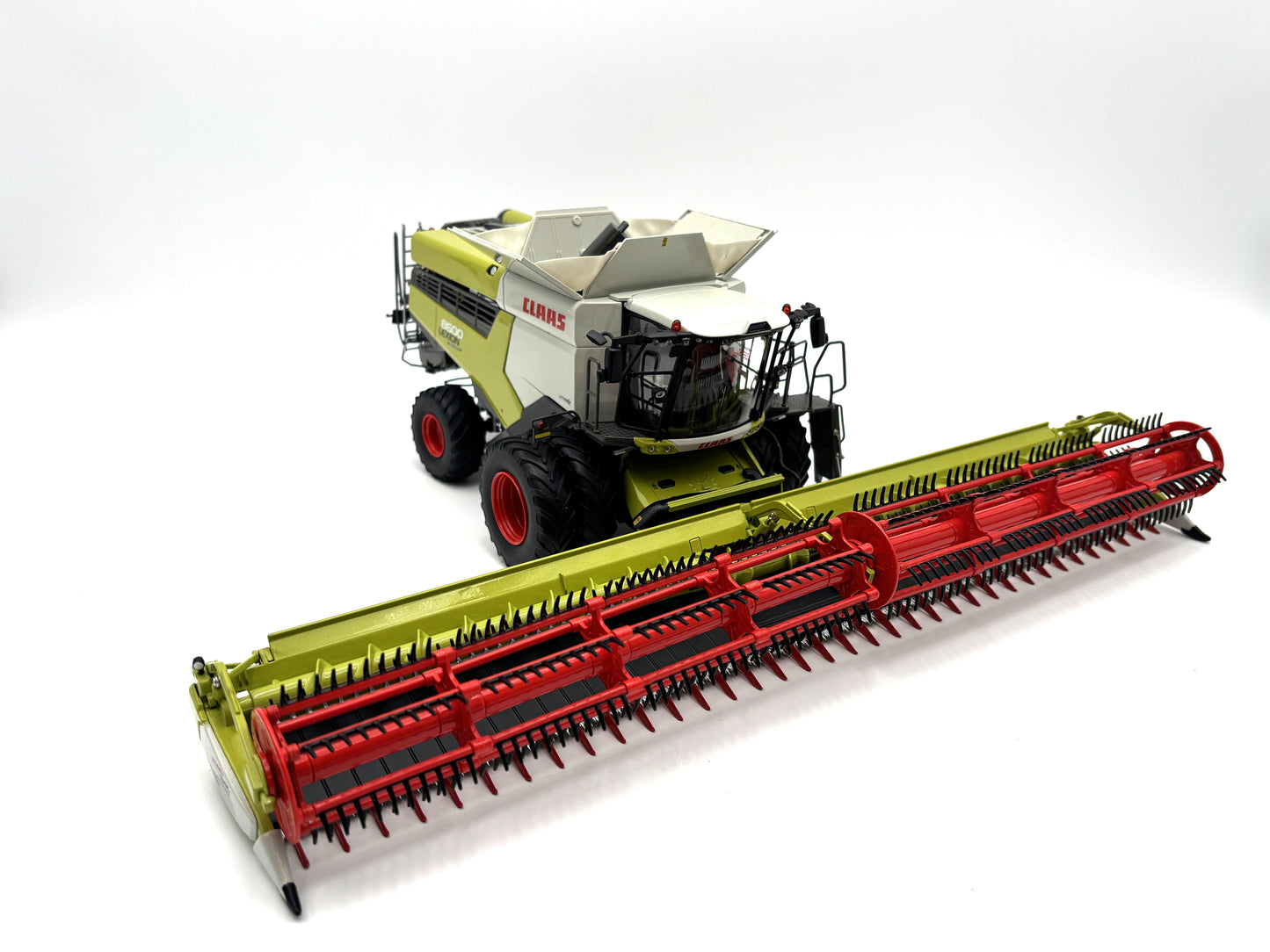 1/32 Claas Lexion 8600 Duals