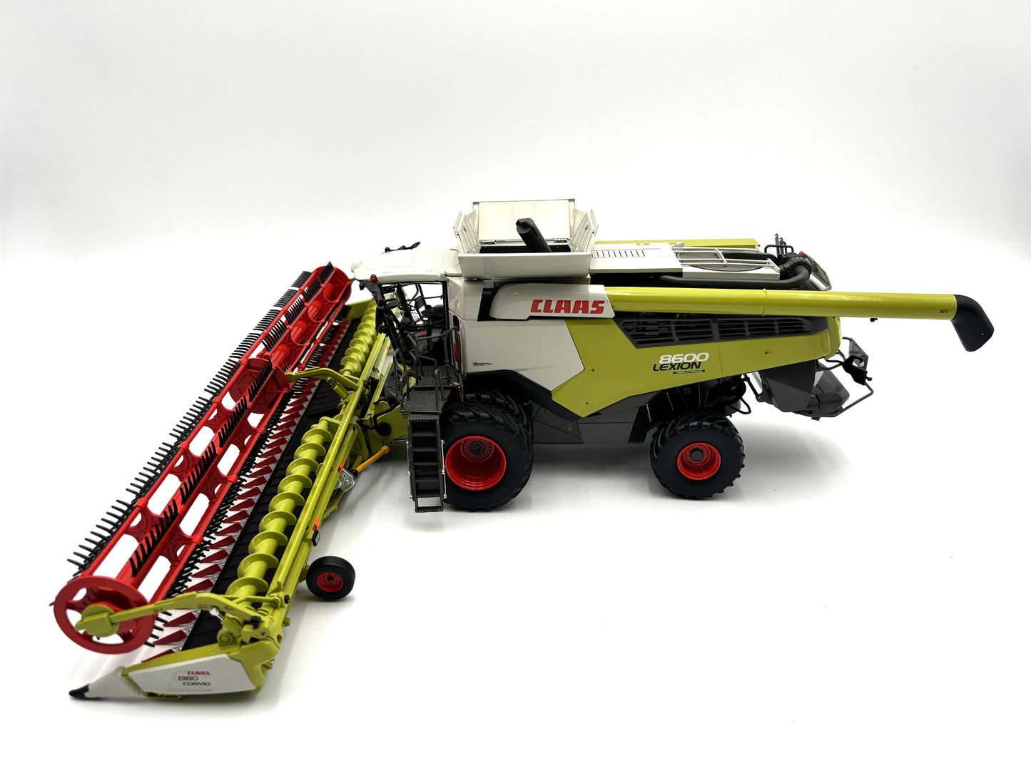 1/32 Claas Lexion 8600 Duals