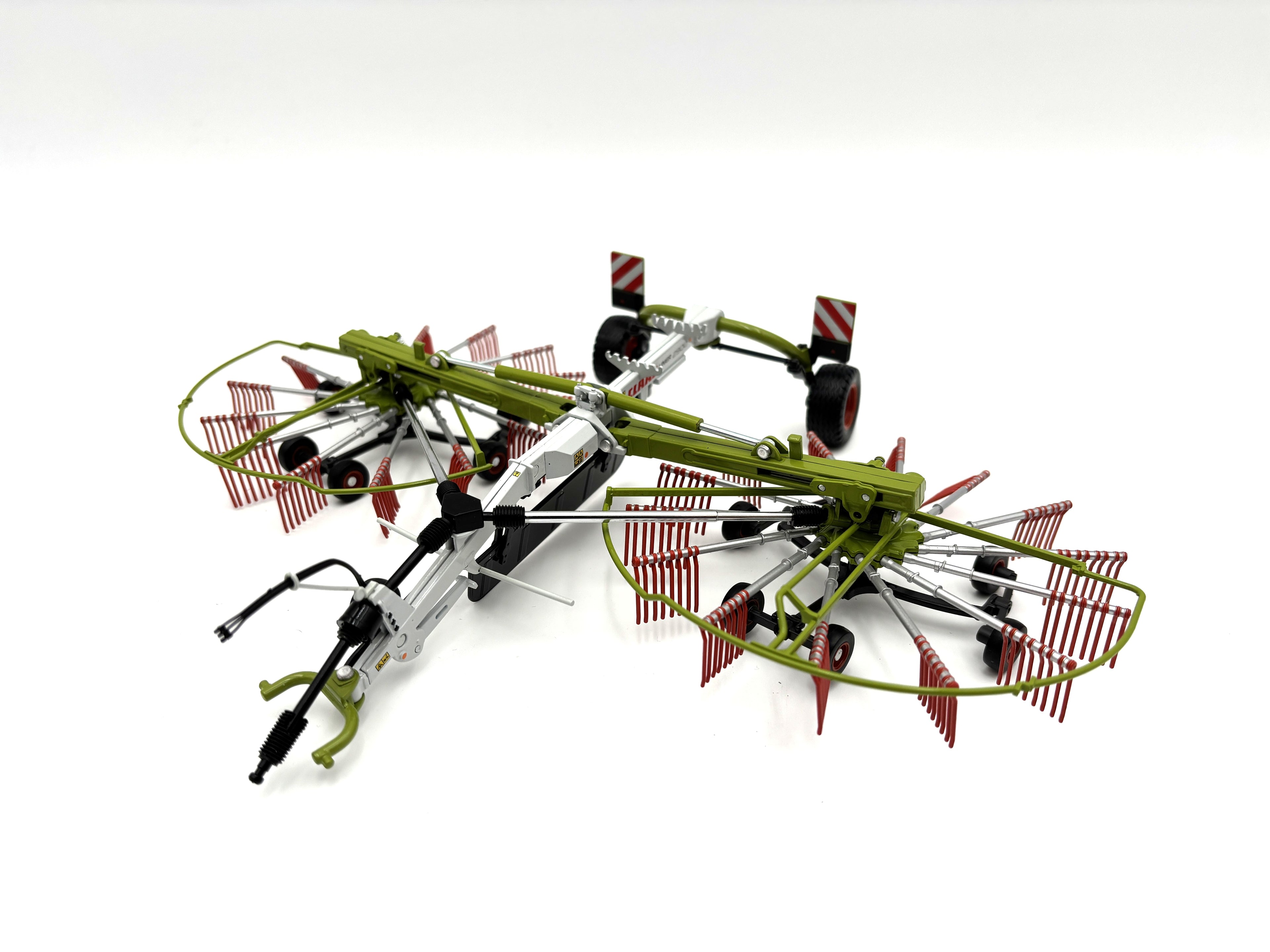 1/32 Claas Liner 2900 Gyro Rake