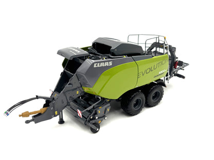 1/32 Claas Quadrant 5300FC "Night Edition"