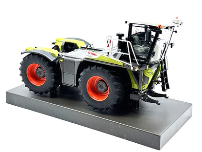 1/32 Claas Xerion 4000 Saddle Trac