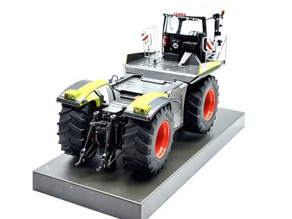 1/32 Claas Xerion 4000 Saddle Trac