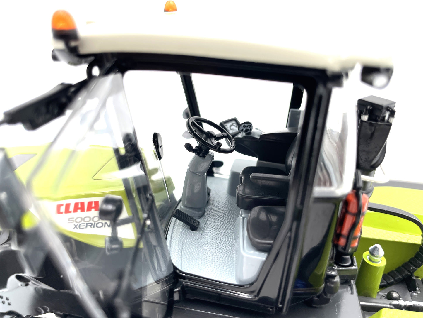 1/32 Claas Xerion 5000 TRAC TS