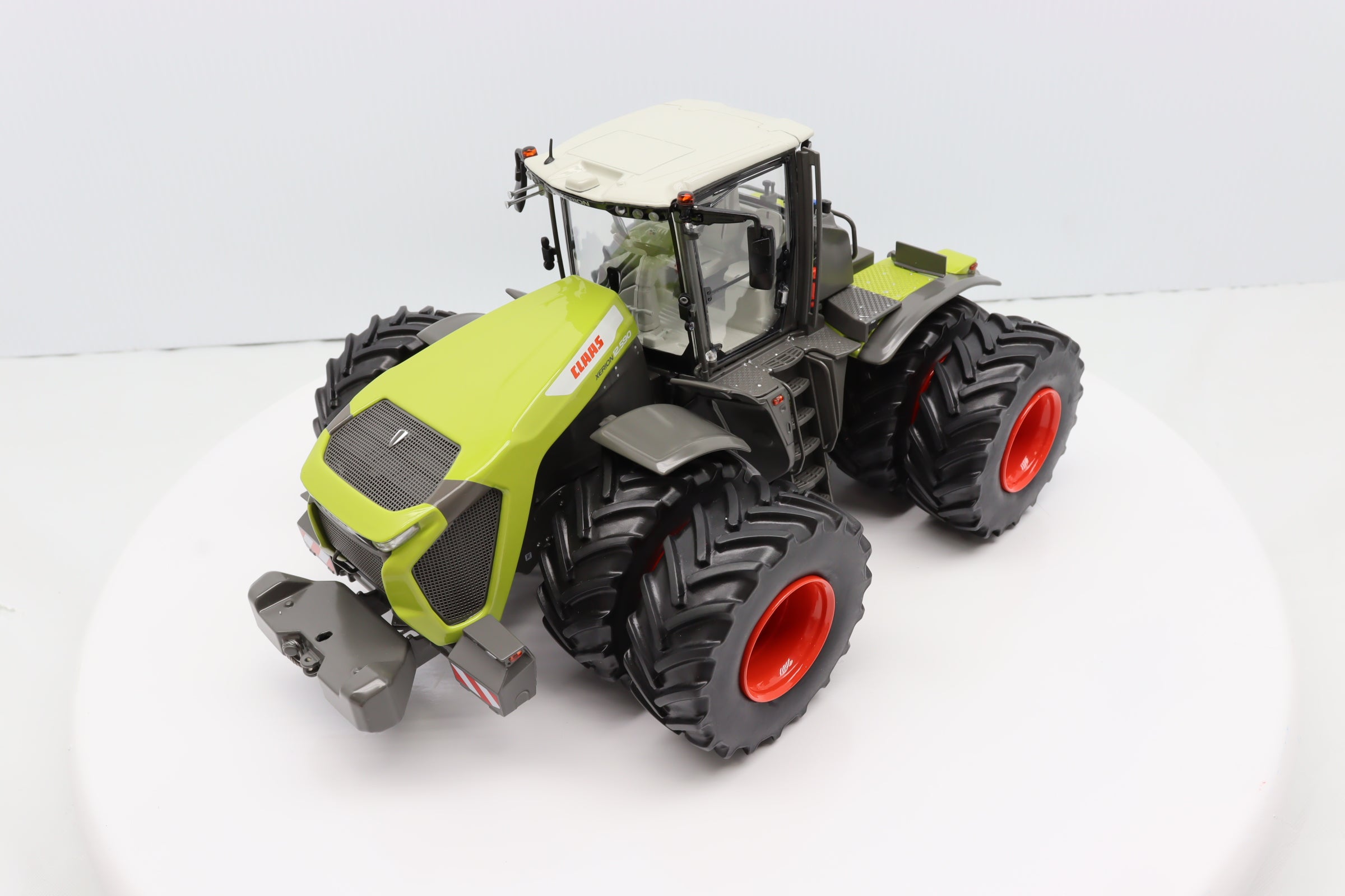 1/32 Claas 12.590